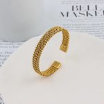 Fashion-C-Shape-304-Stainless-Steel-18K-Gold-Plating-In-The-Furnace-Bangle-In-Bulk